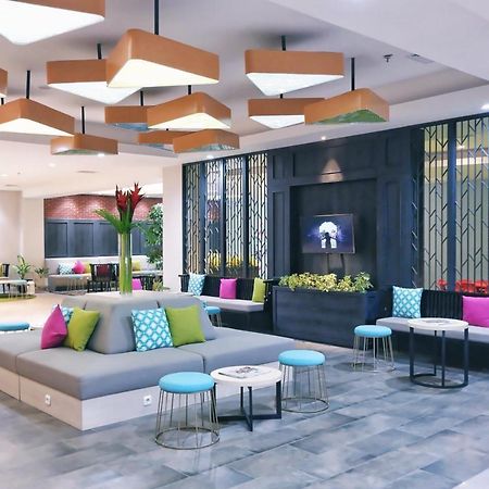 Palm Park Hotel Surabaya Ngoại thất bức ảnh