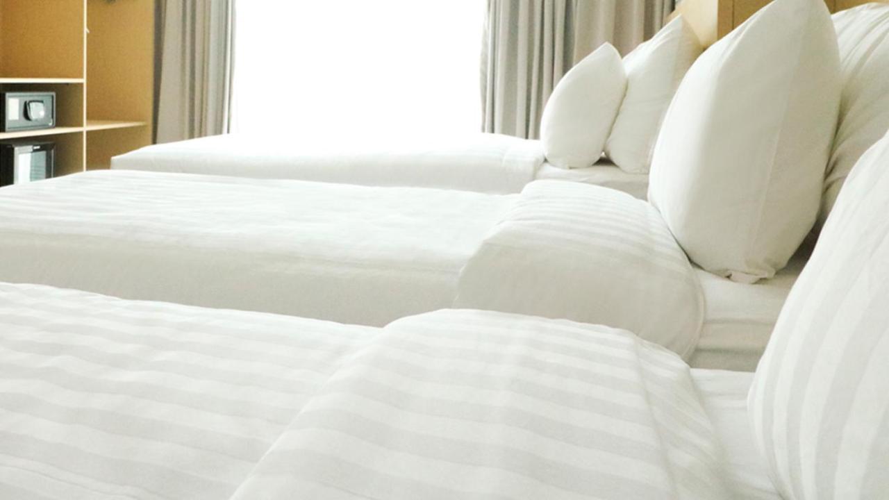 Palm Park Hotel Surabaya Ngoại thất bức ảnh