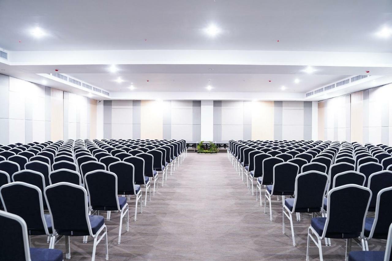 Palm Park Hotel Surabaya Ngoại thất bức ảnh